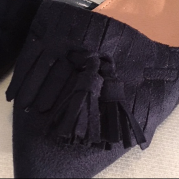 Ladies Fringed Flat with Tassel - Picture 2 of 3